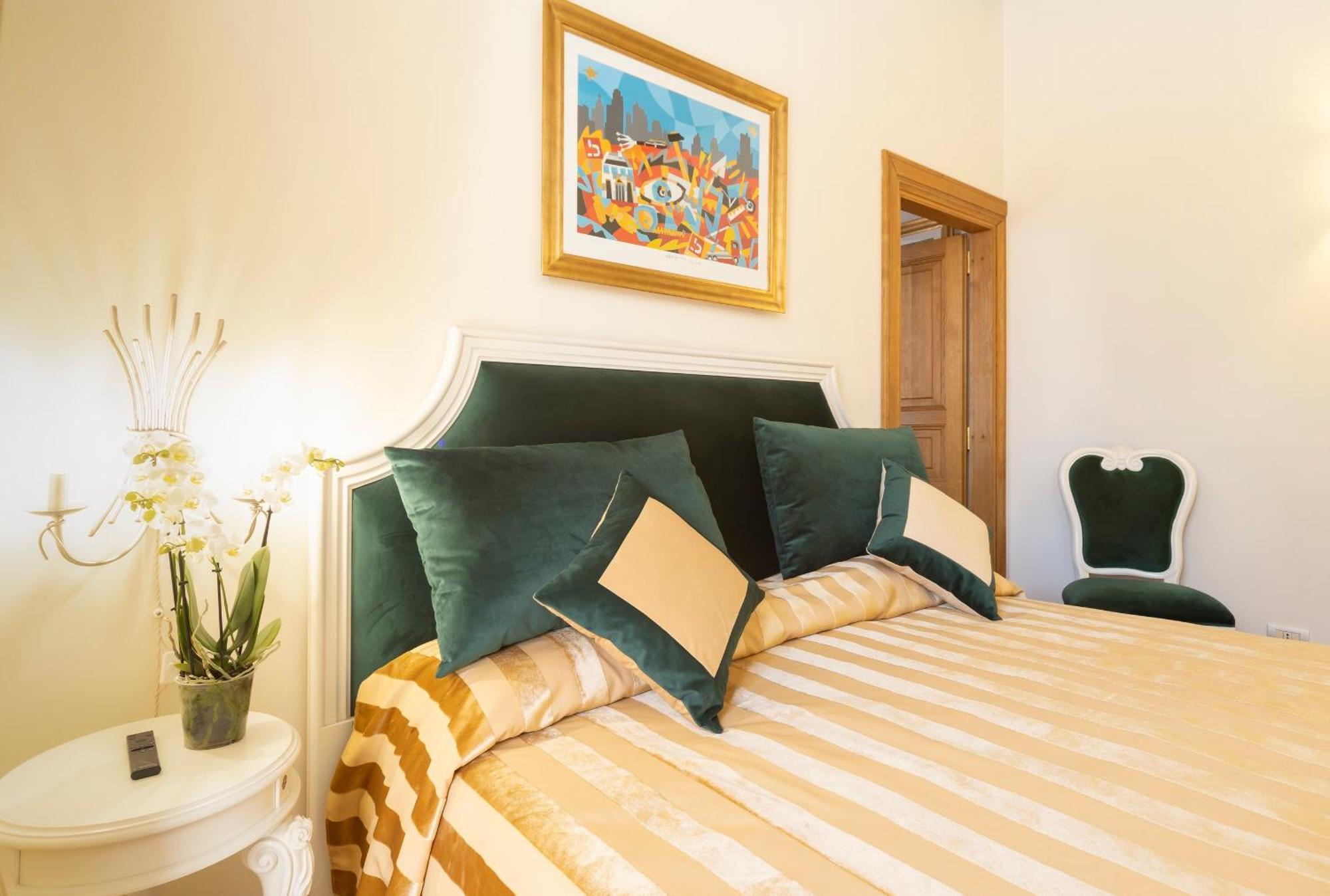 Pantheon Suites In Rome — Photos 1